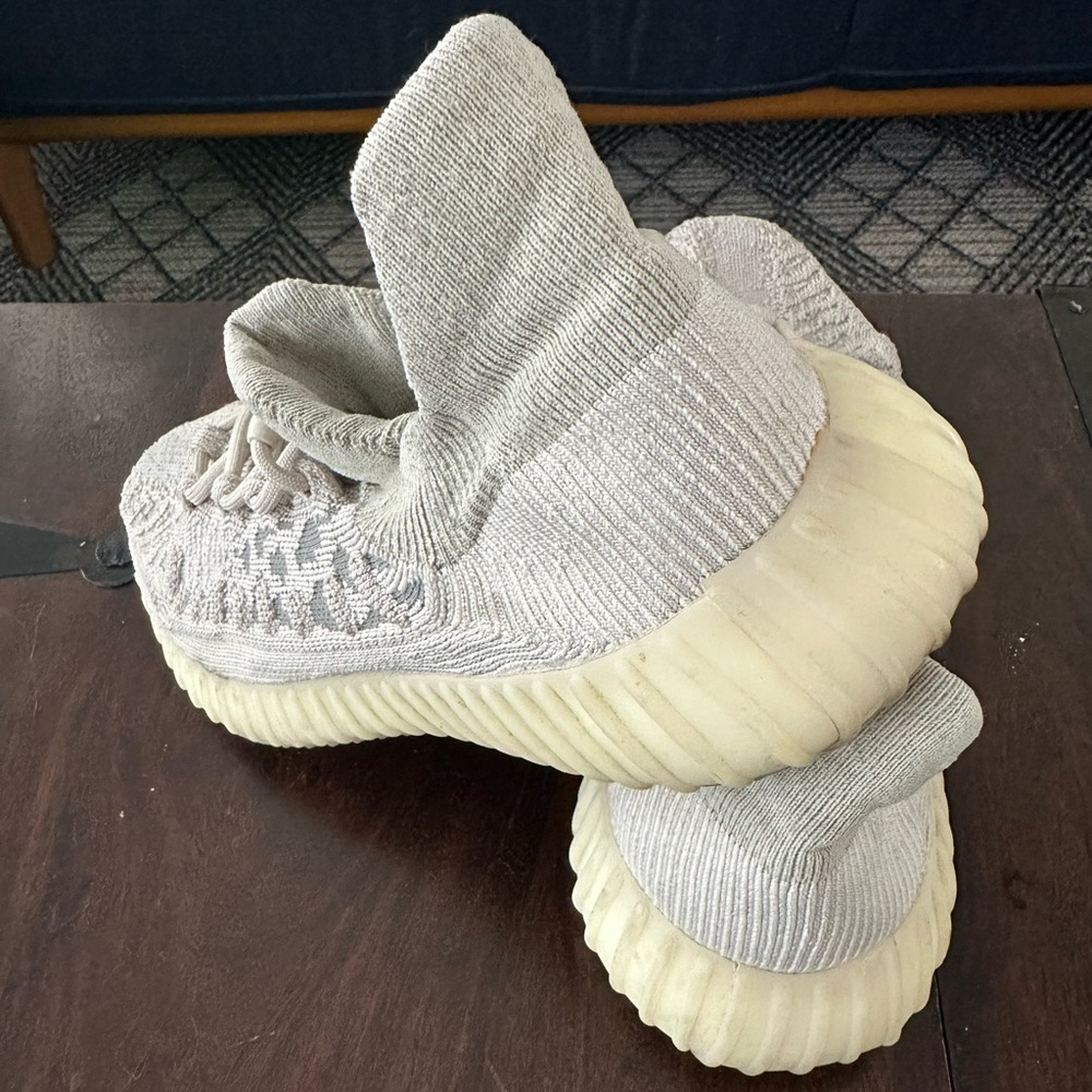 Yeezy Boost - image 2